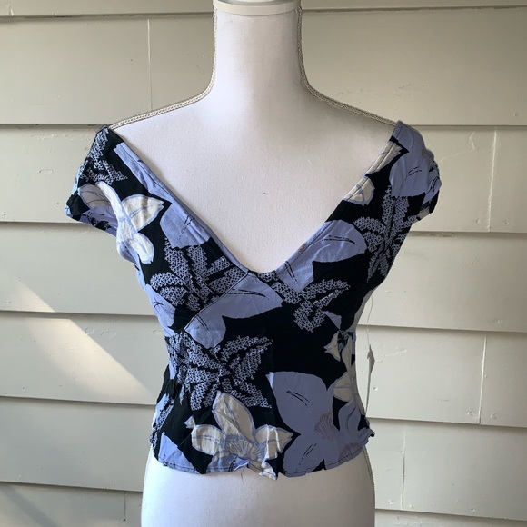 ✨Free people crop top✨ - Picture 3 of 3